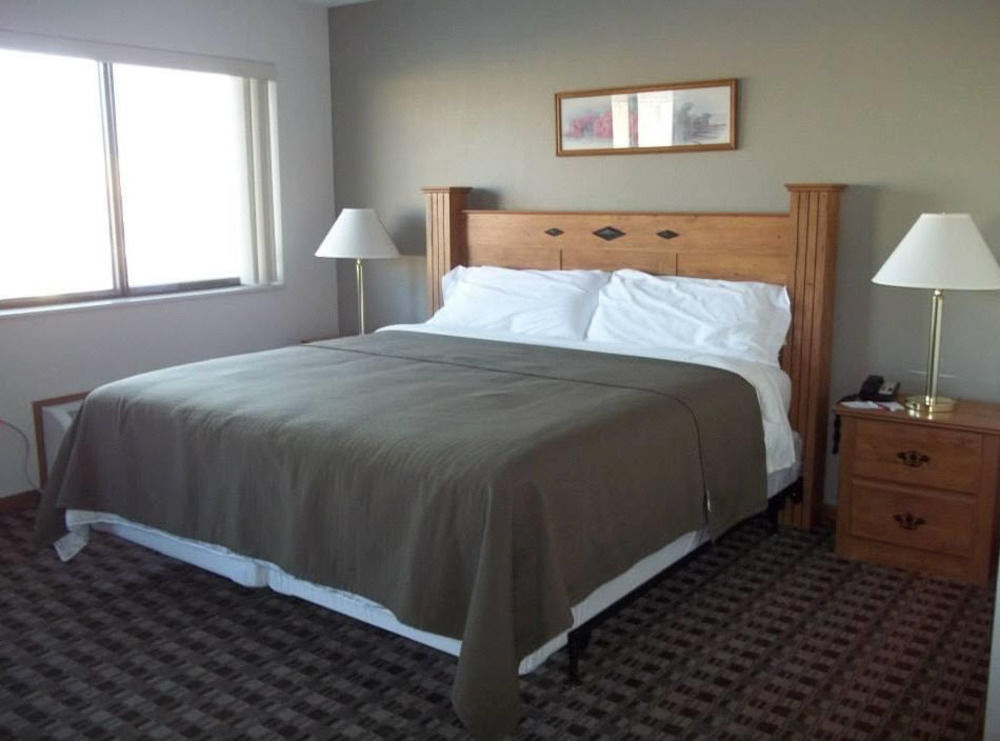 Carroll Burke Inn Motel & Suites מראה חיצוני תמונה