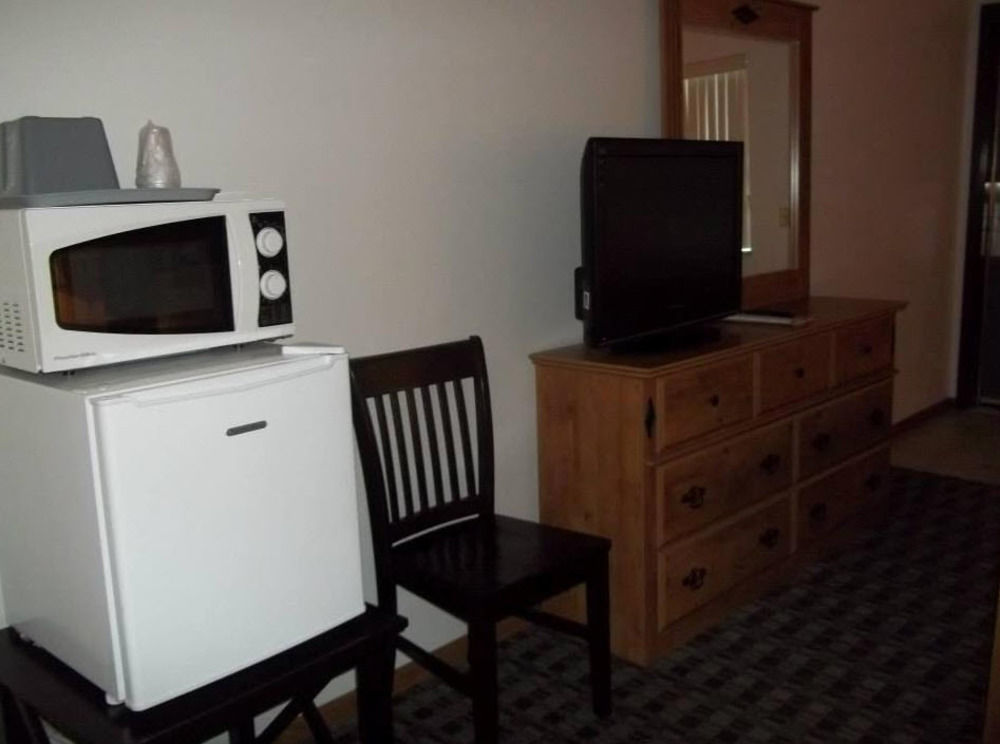 Carroll Burke Inn Motel & Suites מראה חיצוני תמונה