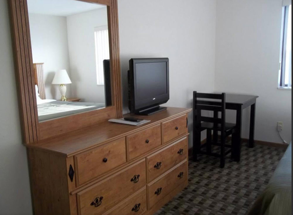 Carroll Burke Inn Motel & Suites מראה חיצוני תמונה