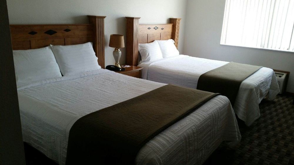 Carroll Burke Inn Motel & Suites מראה חיצוני תמונה